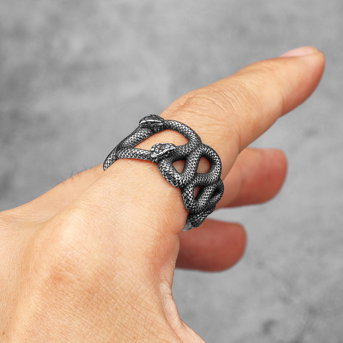 Double Snake Animal Men Rings  - Vintage Fashion Stuff 评论和价格